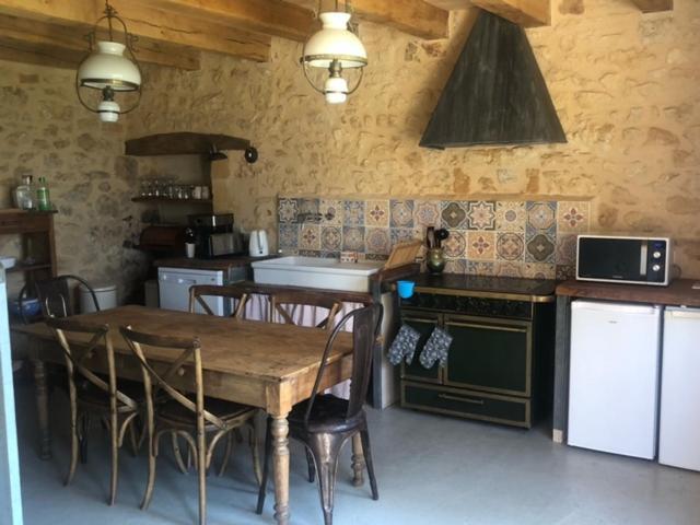 Villa Domaine De La Source à Castels Extérieur photo